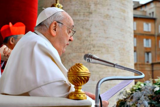 pope-francis-condemns-weapons-industry-christmas-plea-for-global-peace