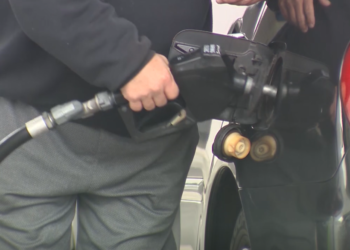 Gas prices in Rhode Island continue to decline